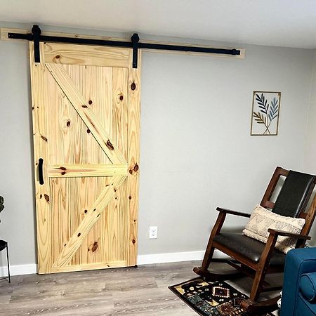 Log House In Heart Of Anchorage Apartman Kültér fotó